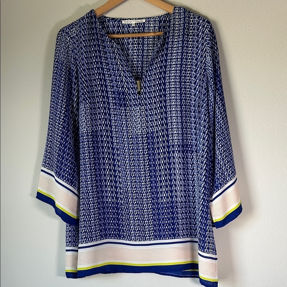 Violet & Claire Blue and White Geometric Blouse